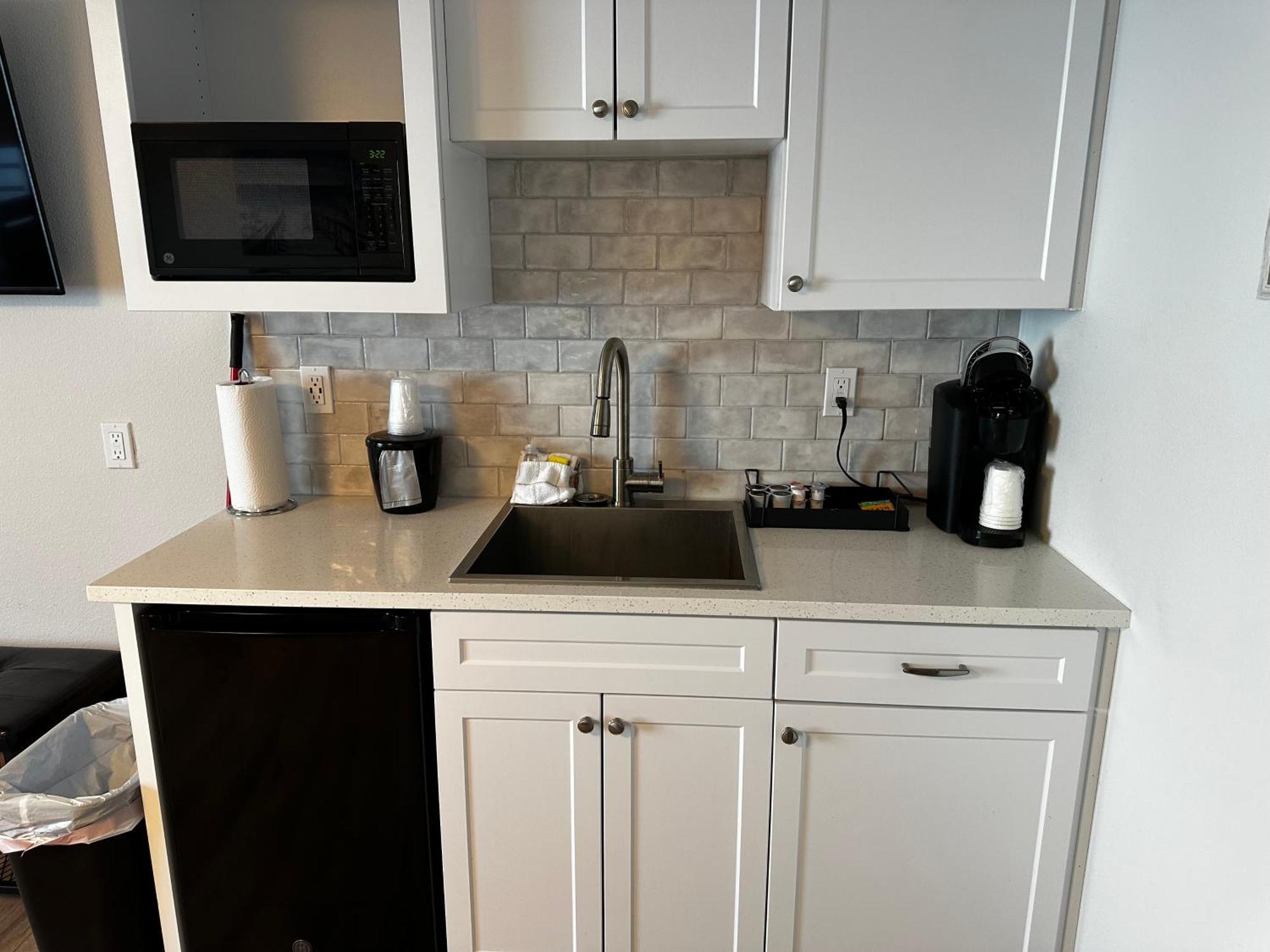 West Beach Suites Lincoln City Quarto foto